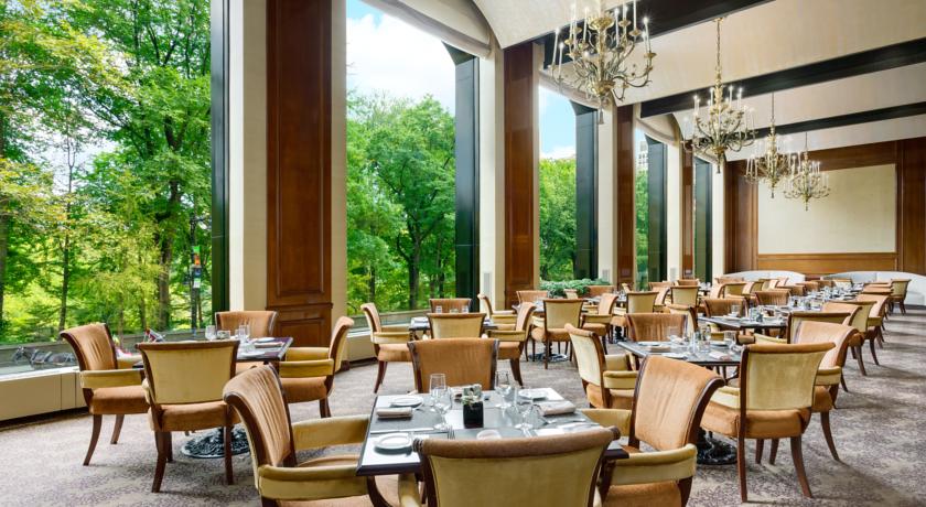 PARK LANE HOTEL